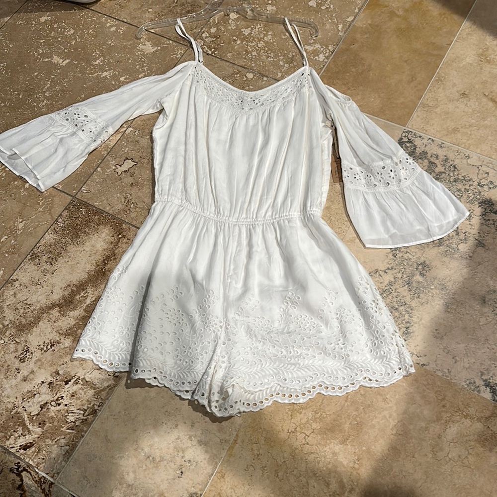 American Eagle white cotton Romper large - off shoulder new